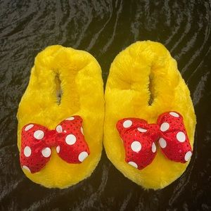 Minnie Mouse Disney parks slippers size small